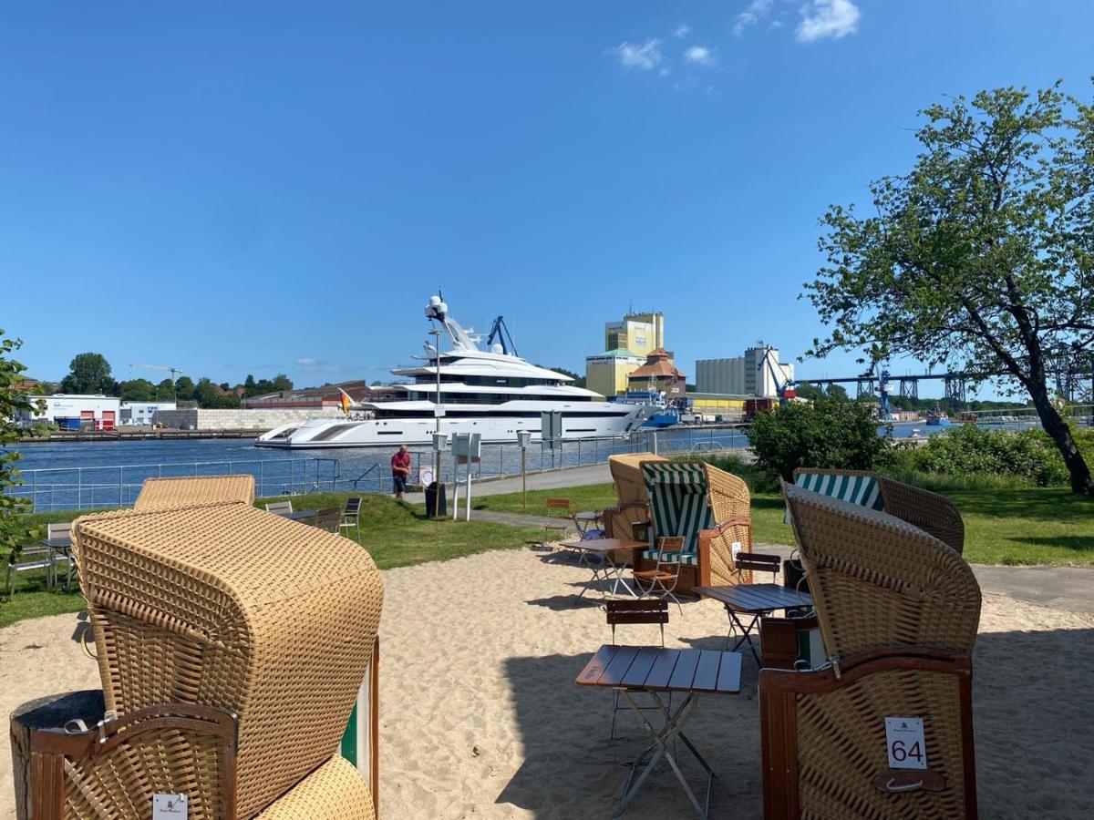 Kanal-Haus "Das Gaestehaus Direkt Am Nok" Osterrönfeld Exteriör bild