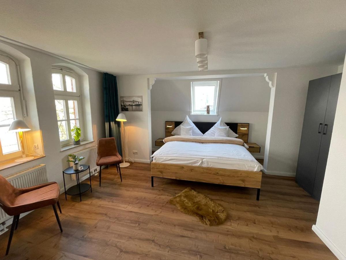 Kanal-Haus "Das Gaestehaus Direkt Am Nok" Osterrönfeld Exteriör bild