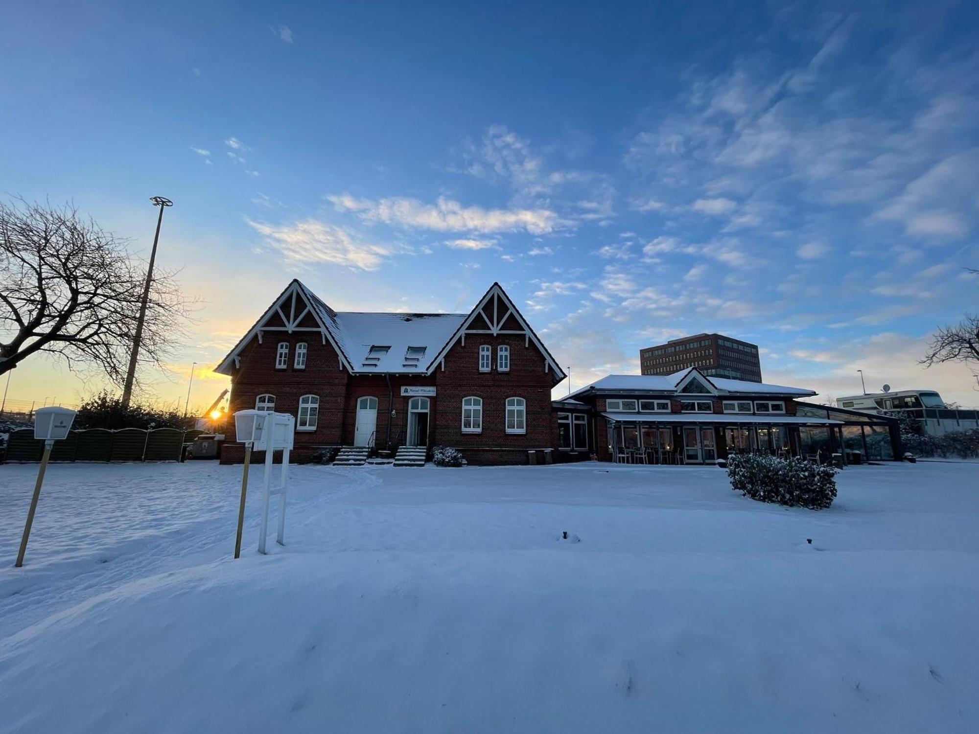 Kanal-Haus "Das Gaestehaus Direkt Am Nok" Osterrönfeld Exteriör bild