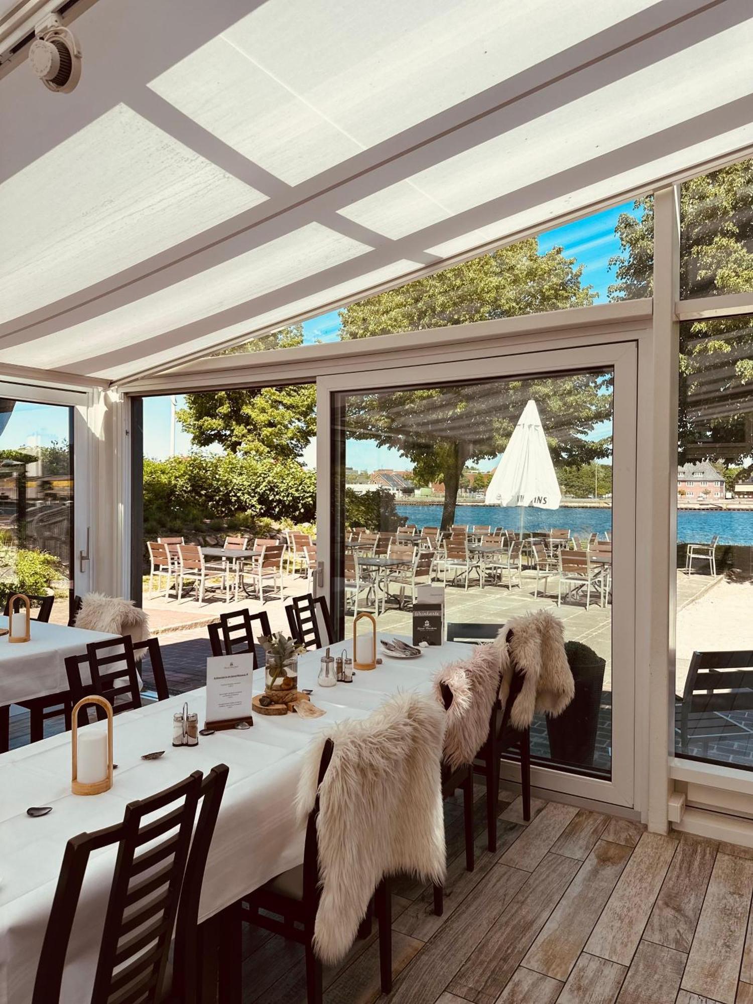 Kanal-Haus "Das Gaestehaus Direkt Am Nok" Osterrönfeld Exteriör bild
