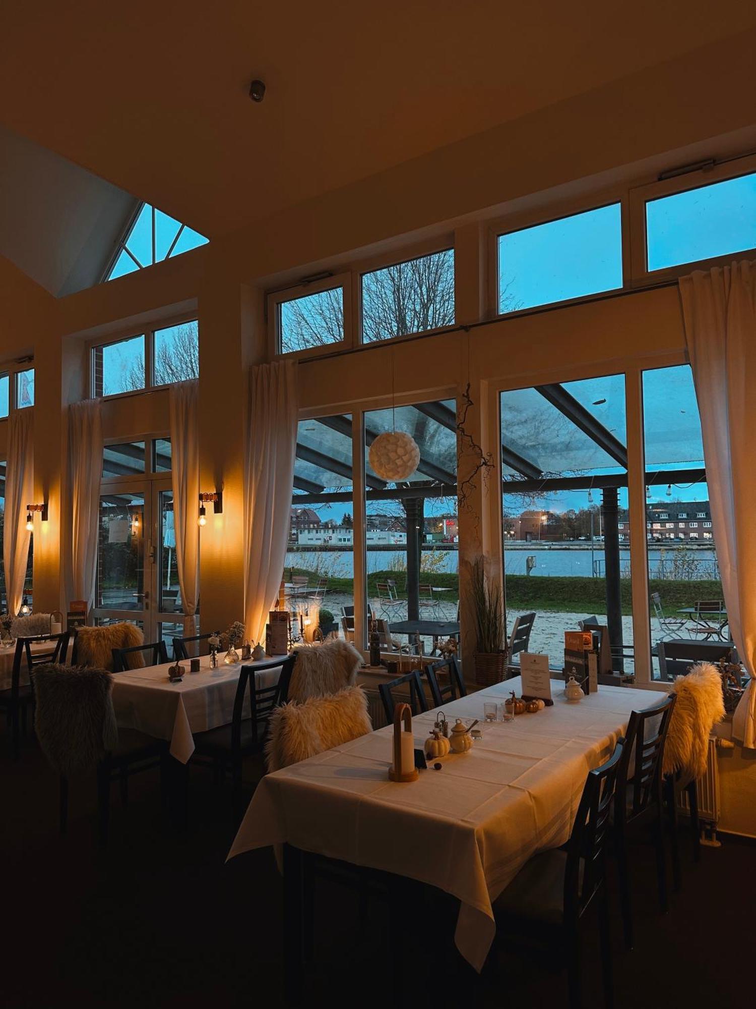 Kanal-Haus "Das Gaestehaus Direkt Am Nok" Osterrönfeld Exteriör bild
