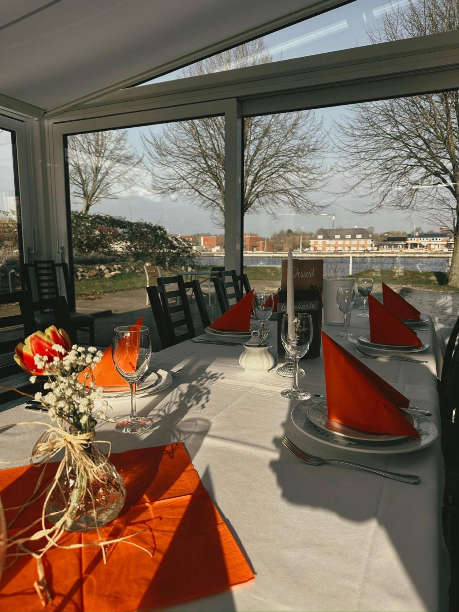 Kanal-Haus "Das Gaestehaus Direkt Am Nok" Osterrönfeld Exteriör bild