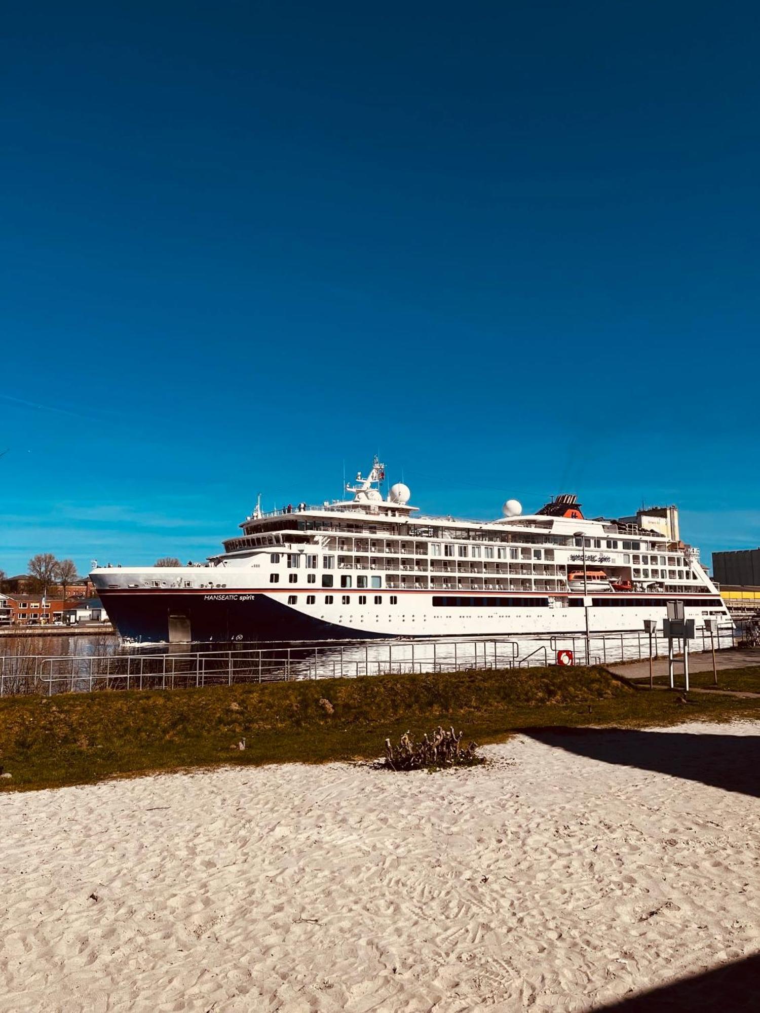 Kanal-Haus "Das Gaestehaus Direkt Am Nok" Osterrönfeld Exteriör bild