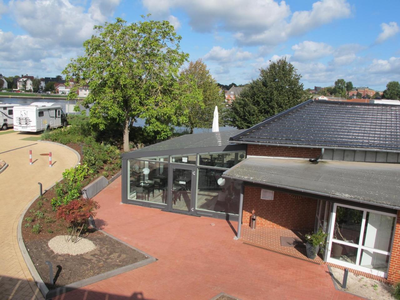 Kanal-Haus "Das Gaestehaus Direkt Am Nok" Osterrönfeld Exteriör bild