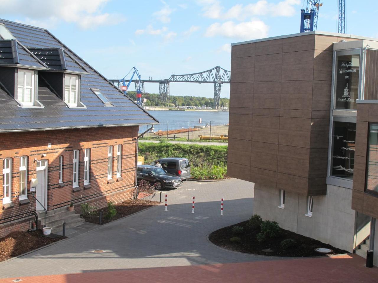 Kanal-Haus "Das Gaestehaus Direkt Am Nok" Osterrönfeld Exteriör bild