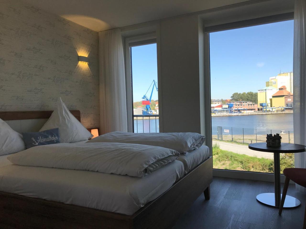 Kanal-Haus "Das Gaestehaus Direkt Am Nok" Osterrönfeld Exteriör bild