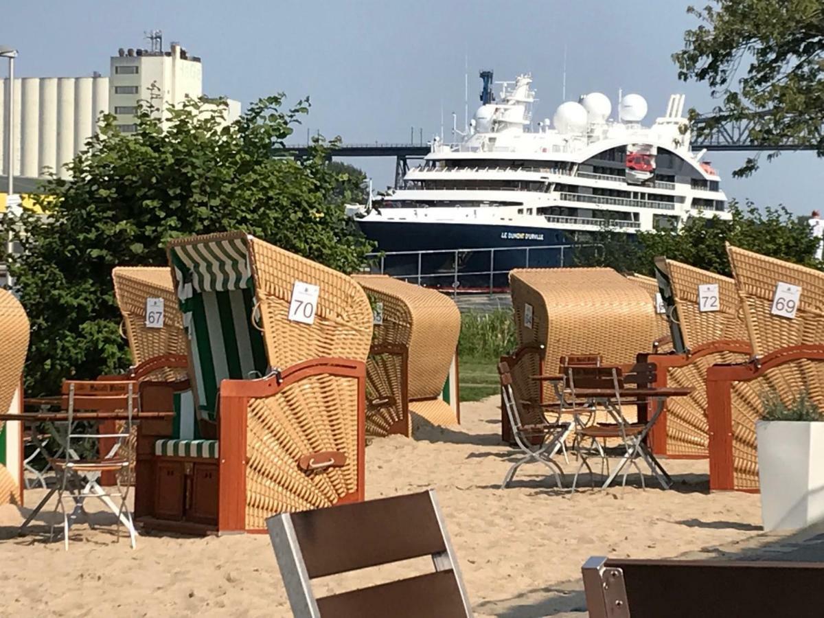 Kanal-Haus "Das Gastehaus Direkt Am Nok" Osterrönfeld Exteriör bild